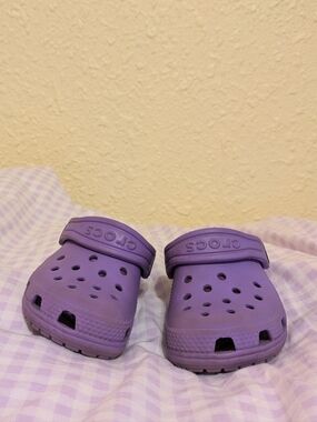 CROCS Toddler Classic Clog in Lavender Purple